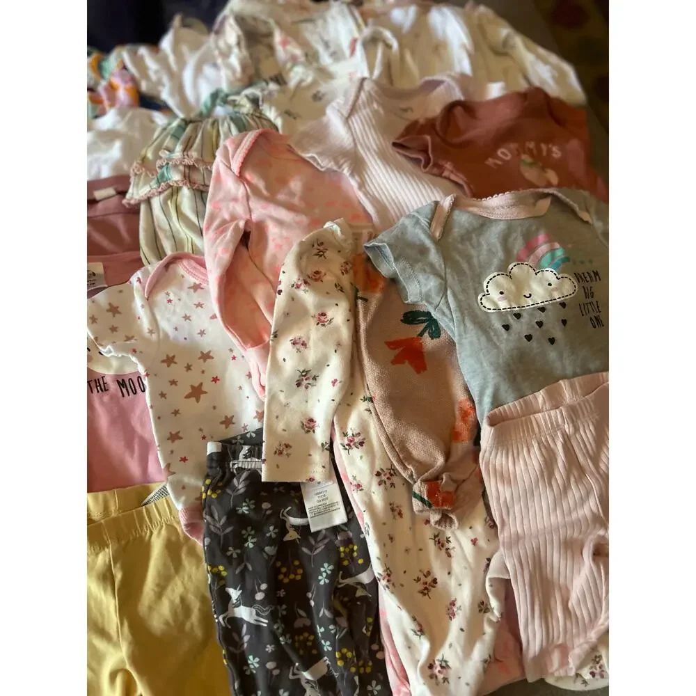 Lot of 25 Baby Girls Clothes NB 0-3mo 3-6m Baby GAP Carters Cloud Island Gerber